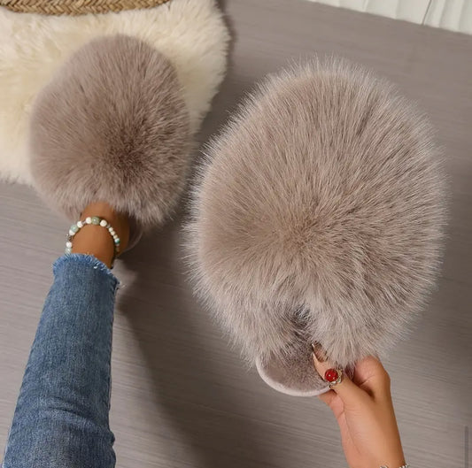 XTRA Fluffy Slippers 10-12 WORKING DAY TURNAROUND